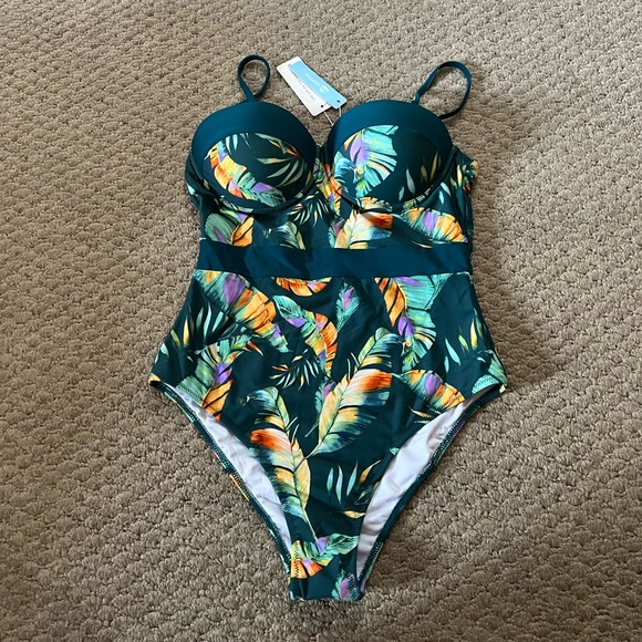 Cupshe Tropical Leafy Molded One Piece Swimsuit NWT M - Picture 2 of 6
